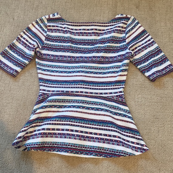 Deletta V-Neck Boho Print Peplum Top - Picture 4 of 4